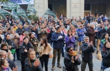 TRES ARROYOS APOYO  A LA EDUCACION PUBLICA.EN ADHESION A LA MARCHA FEDERAL UNIVERSITARIA