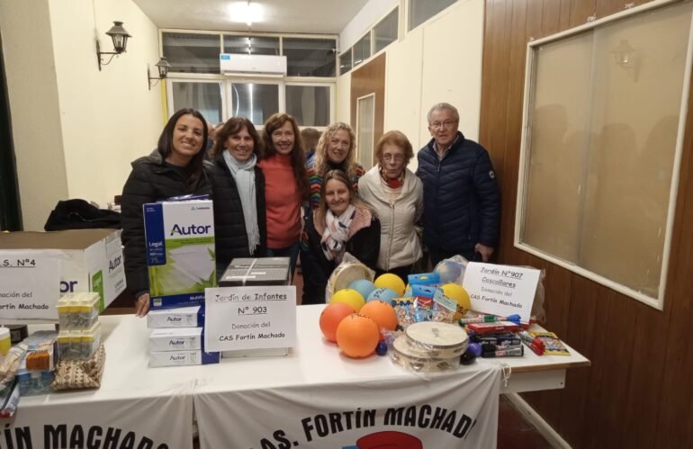 CAS FORTIN MACHADO  ENTREGO DONACIONES PRODUCTO DE  SU GRAN LABOR  SOLIDARIA.