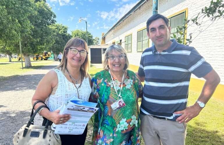 IV SIMPOSIO DE CAMINOS  RURALES EN TRES  ARROYOS : MUNICIPIO DE PATAGONES PRESENTE