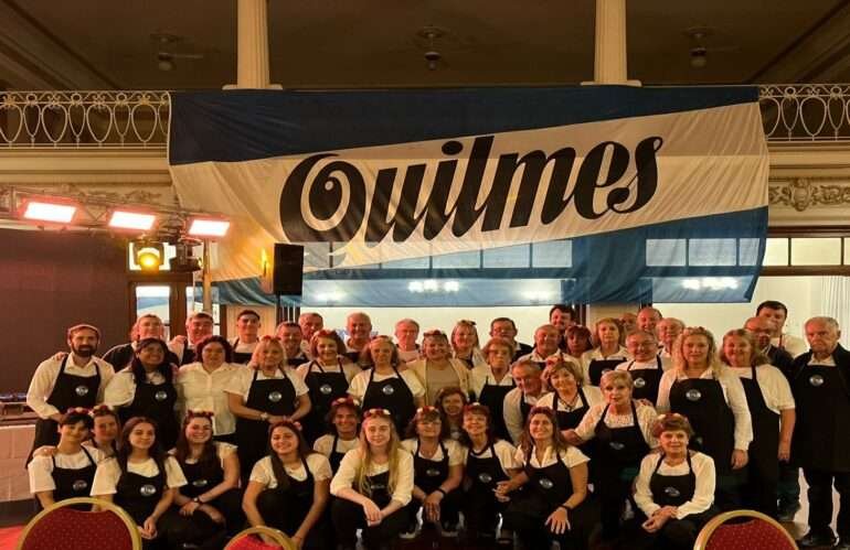 EL CLUB AMISTAD Y SERVICIO FORTIN MACHADO BRINDO EN LA 33º FIESTA DE LA CERVEZA.